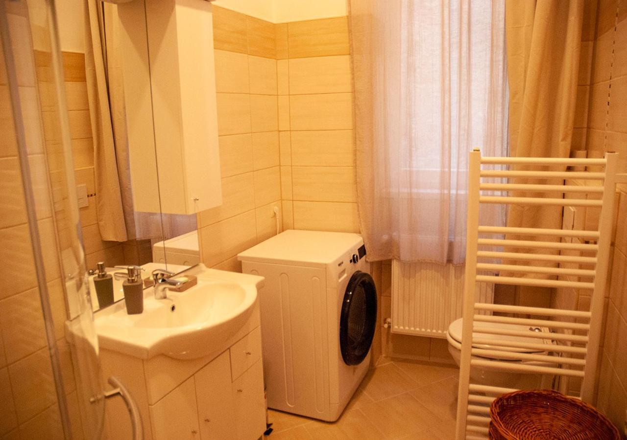 Western Apartman Budapest Eksteriør bilde